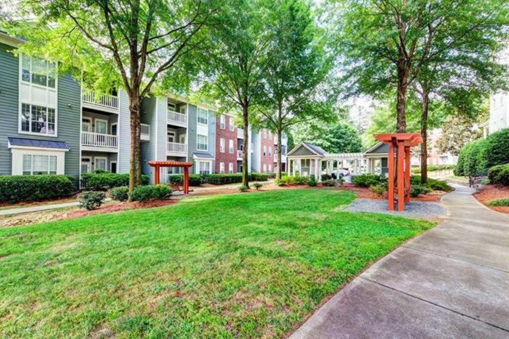 Ferienwohnung Heartbeat Of Atl- Gated Community, Pool, Gym, And Much More! Atlanta Exterior foto